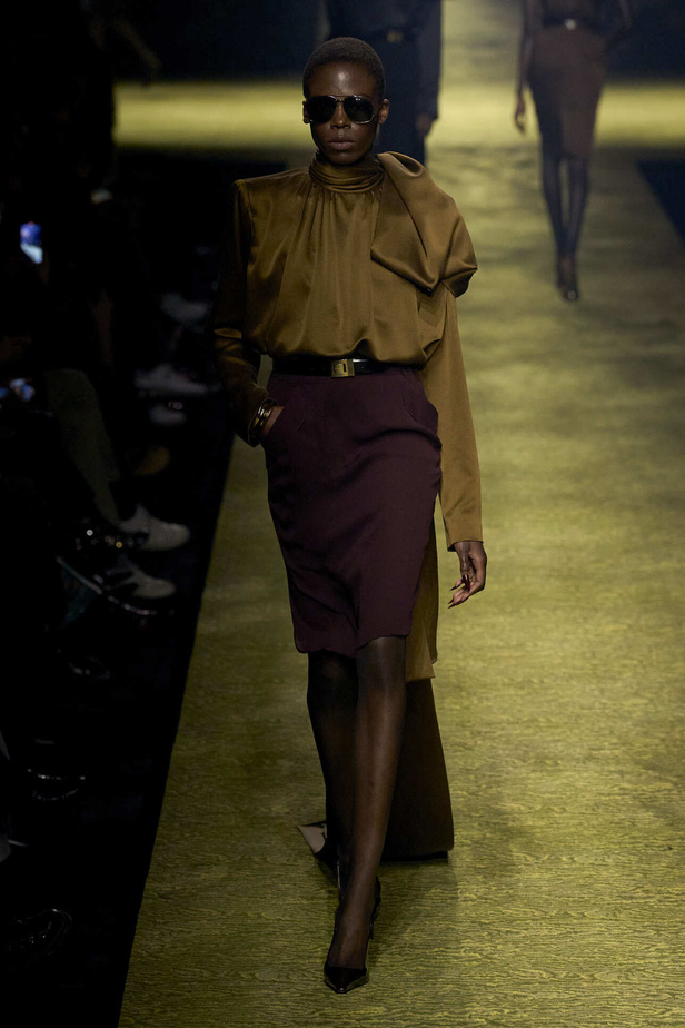 عرض Saint Laurent لخريف وشتاء 2024 في باريس