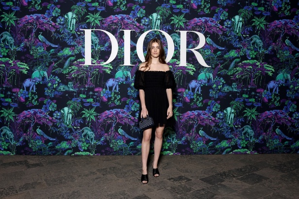 5 أمور اكتشفيها عن مجموعة ديور Dior لخريف 2023 في مومباي