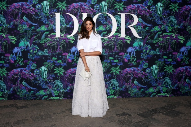 5 أمور اكتشفيها عن مجموعة ديور Dior لخريف 2023 في مومباي