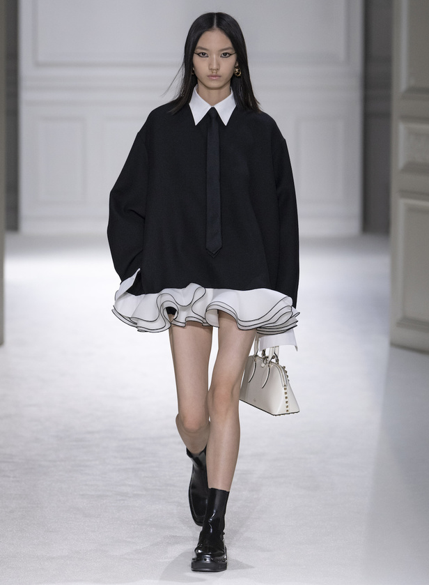 من مجموعة فالنتينو لموسم خريف وشتاء 2023-2024