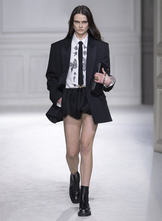 من مجموعة فالنتينو لموسم خريف وشتاء 2023-2024