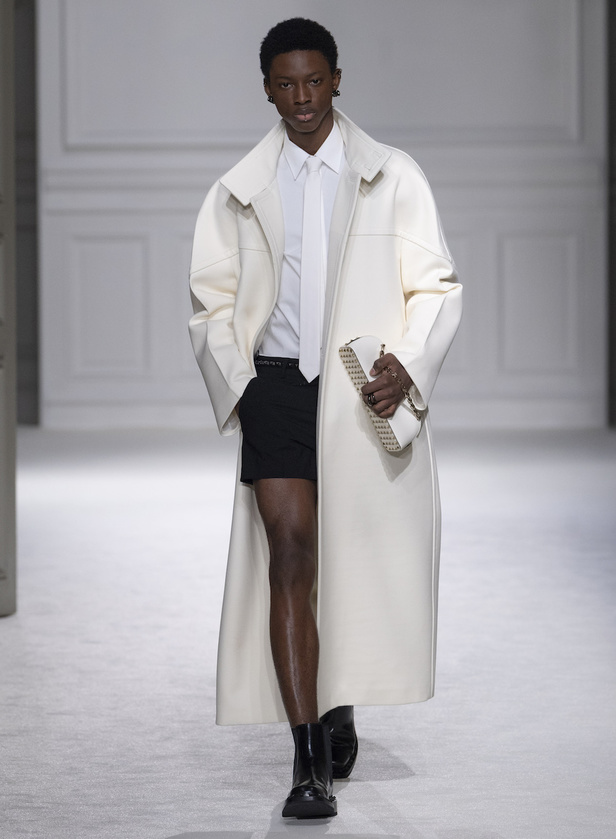 من مجموعة فالنتينو لموسم خريف وشتاء 2023-2024