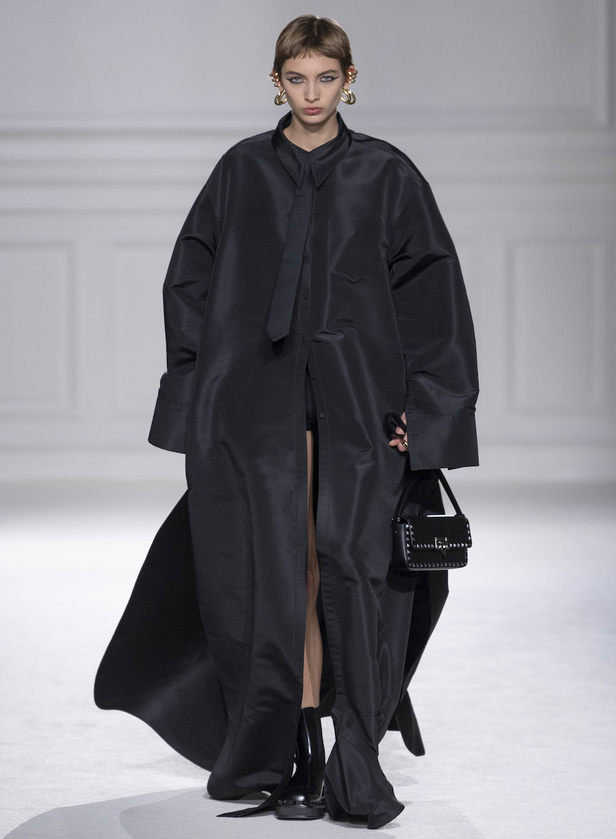 من مجموعة فالنتينو لموسم خريف وشتاء 2023-2024