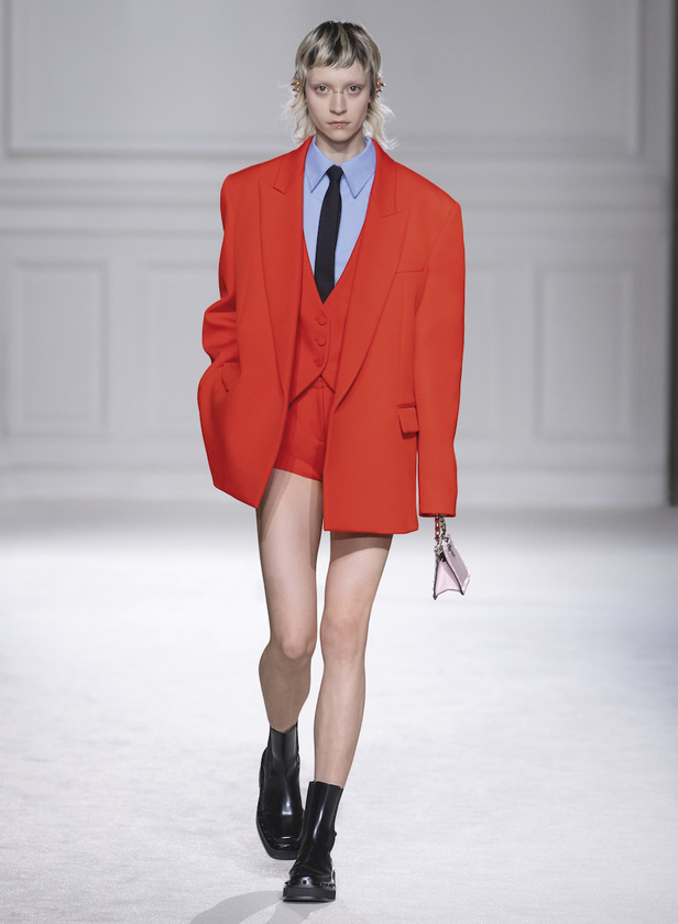 من مجموعة فالنتينو لموسم خريف وشتاء 2023-2024