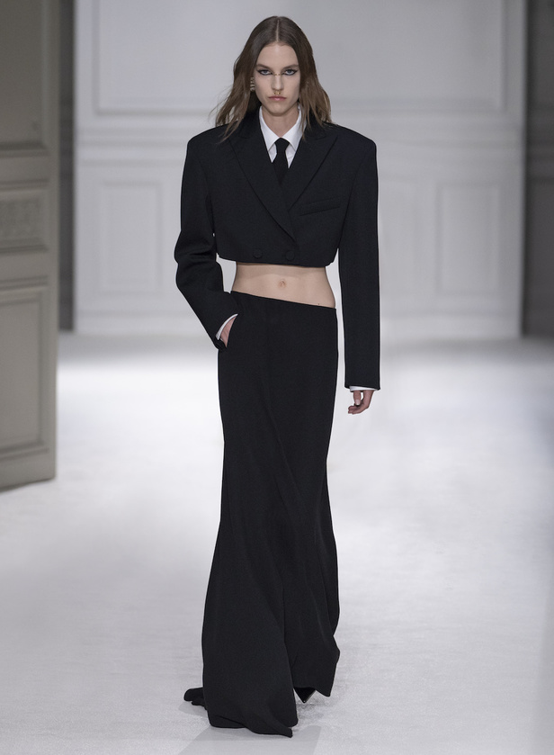 من مجموعة فالنتينو لموسم خريف وشتاء 2023-2024