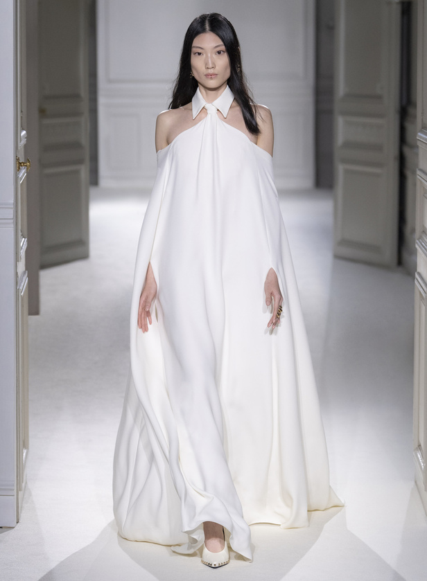 من مجموعة فالنتينو لموسم خريف وشتاء 2023-2024