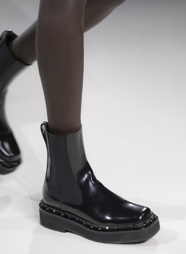 مجموعة فالنتينو لخريف 2023 بعنوان Black Tie