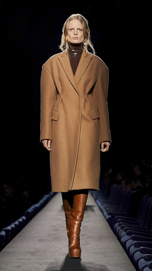 مجموعة Dries Van Noten لموسم خريف وشتاء 2023-2024