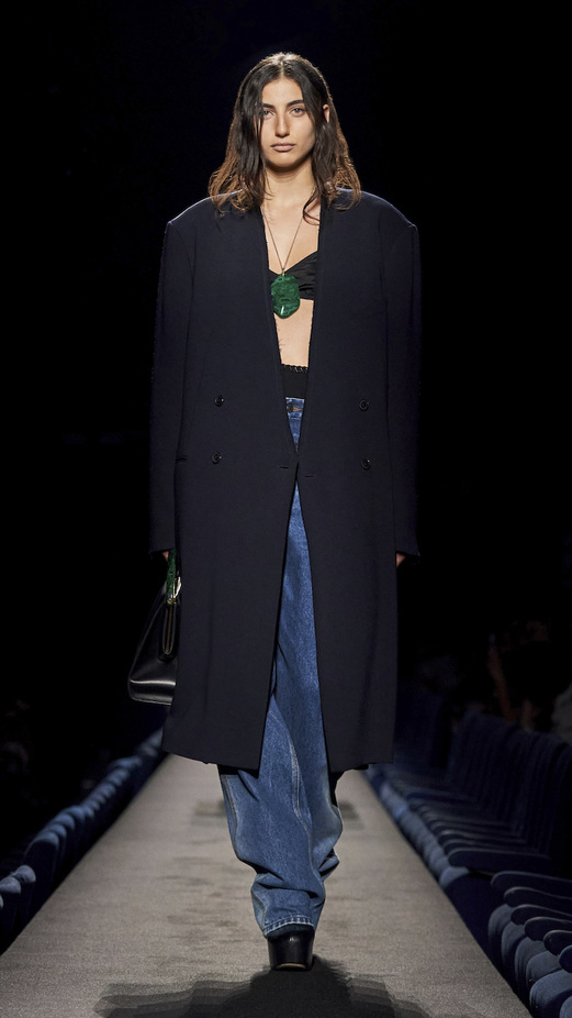 مجموعة Dries Van Noten لموسم خريف وشتاء 2023-2024