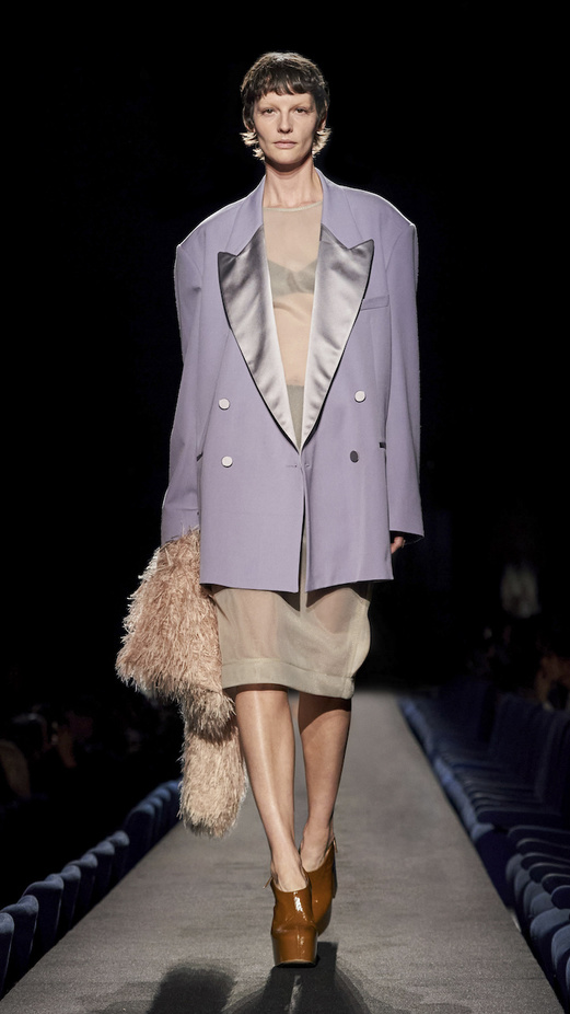 مجموعة Dries Van Noten لموسم خريف وشتاء 2023-2024