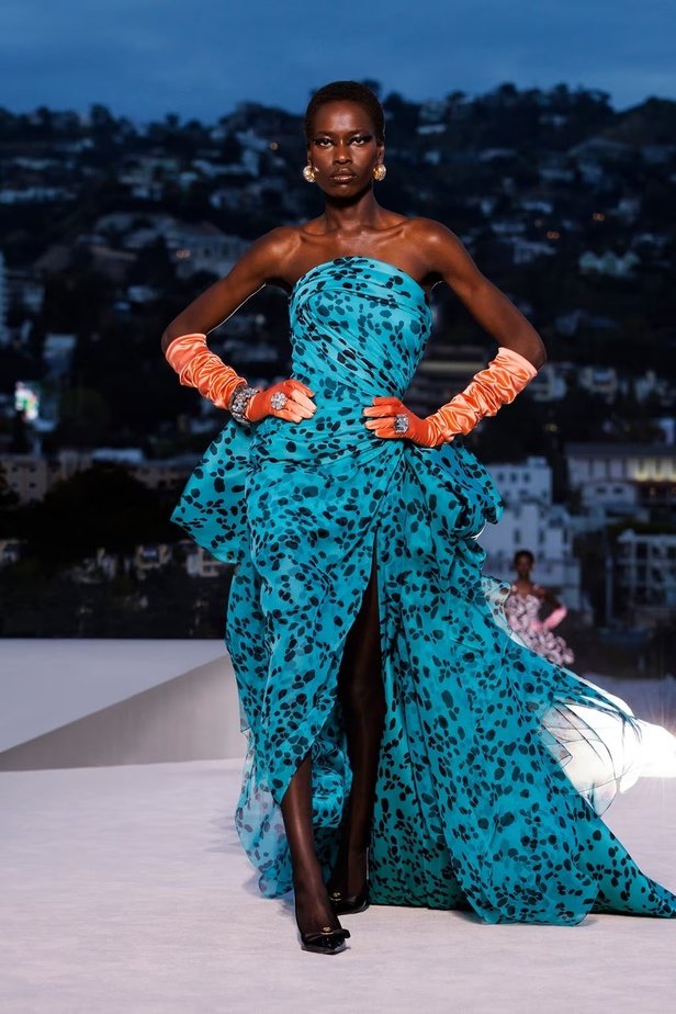 مجموعة Versace لخريف وشتاء 2023-2024 