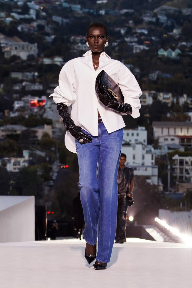 مجموعة Versace لخريف وشتاء 2023-2024 