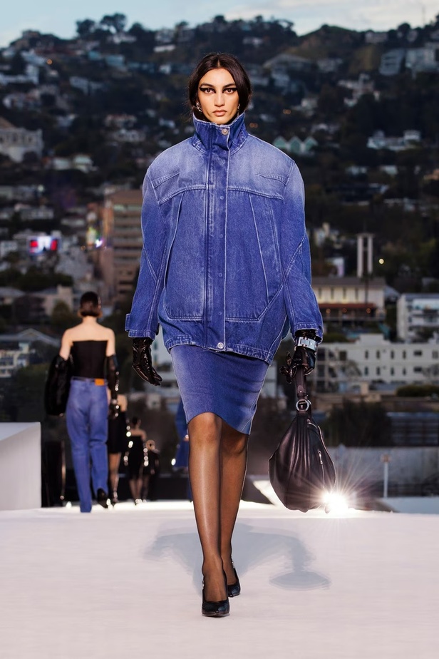 مجموعة Versace لخريف وشتاء 2023-2024 