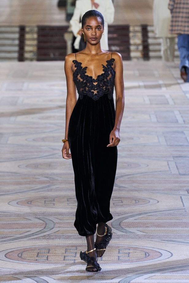 مجموعة Zimmermann لخريف وشتاء 2023-2024