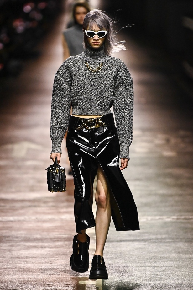 مجموعة Louis Vuitton لموسم ما قبل خريف 2023.. قصات كاجوال وعودة الجلد الى الواجهة