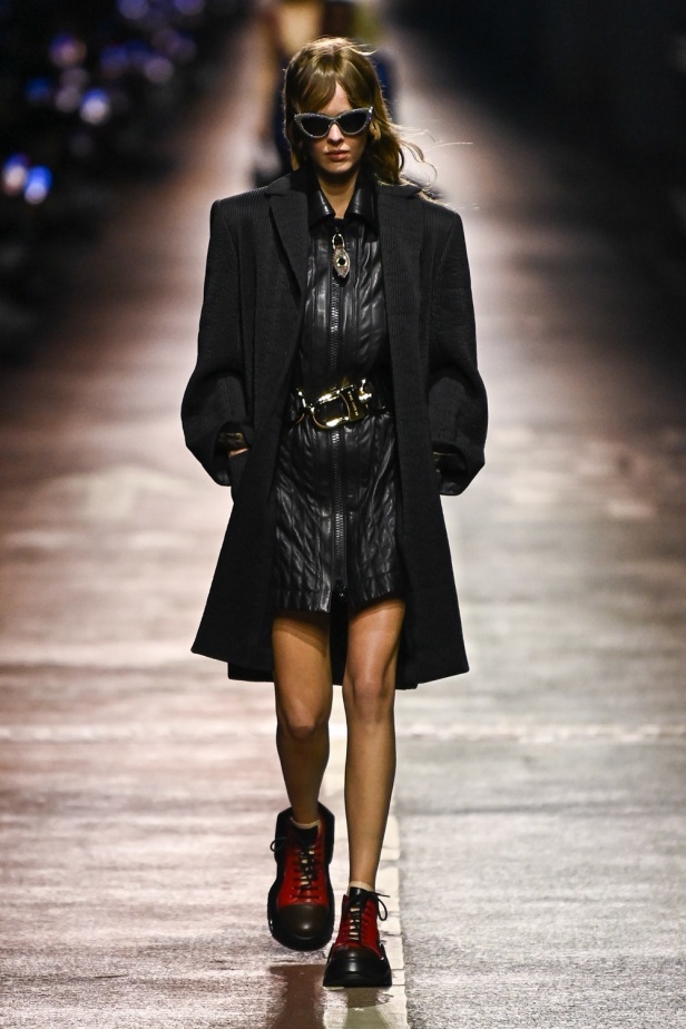 مجموعة Louis Vuitton لموسم ما قبل خريف 2023.. قصات كاجوال وعودة الجلد الى الواجهة