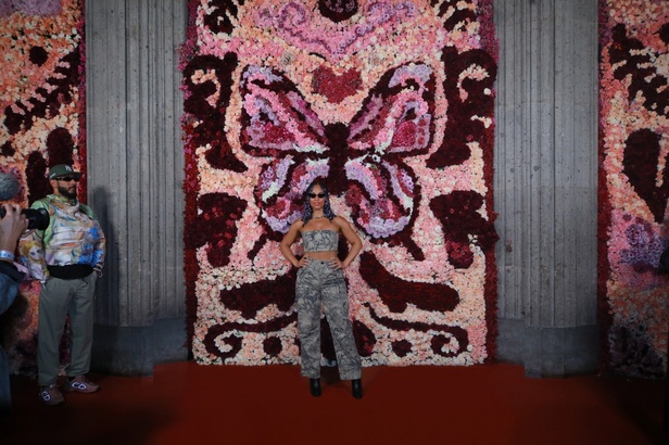 مجموعة Dior Cruise لعام 2024: احتفال بـ"فريدا كاهلو" والحرفية الاستثنائية