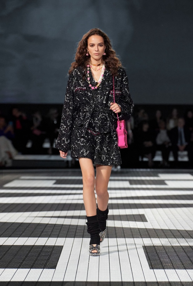 شانيل تستحضر سحر هوليوود في مجموعة CRUISE لعام 2023/2024