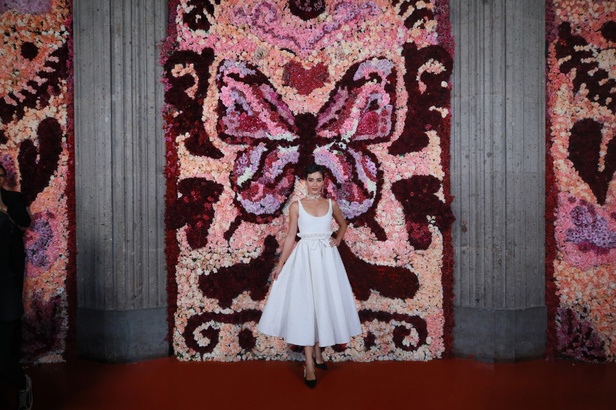 مجموعة Dior Cruise لعام 2024: احتفال بـ"فريدا كاهلو" والحرفية الاستثنائية