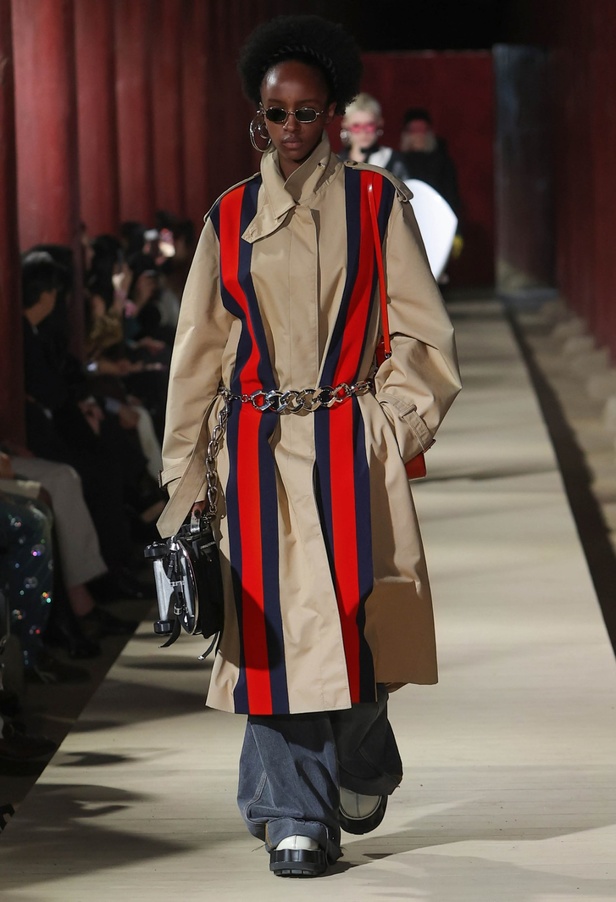 مجموعة Gucci Cruise 2024 تأخذنا إلى سيول في رحلة تجمع بين الأناقة والتراث 