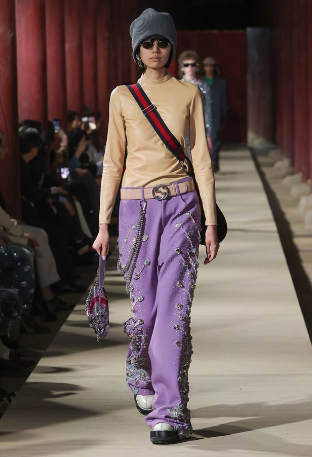 مجموعة Gucci Cruise 2024 تأخذنا إلى سيول في رحلة تجمع بين الأناقة والتراث 