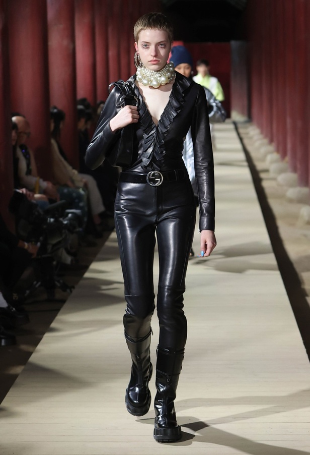 مجموعة Gucci Cruise 2024 تأخذنا إلى سيول في رحلة تجمع بين الأناقة والتراث 