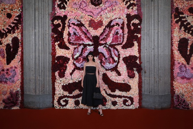 مجموعة Dior Cruise لعام 2024: احتفال بـ"فريدا كاهلو" والحرفية الاستثنائية