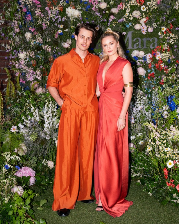 مجموعة Max Mara ريزورت 2024 تجمع بين فخامة الحرف الإيطالية وسحر الفولكلور السويدي 