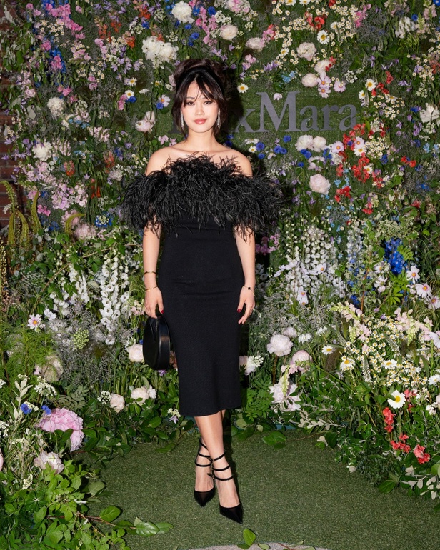 مجموعة Max Mara ريزورت 2024 تجمع بين فخامة الحرف الإيطالية وسحر الفولكلور السويدي 