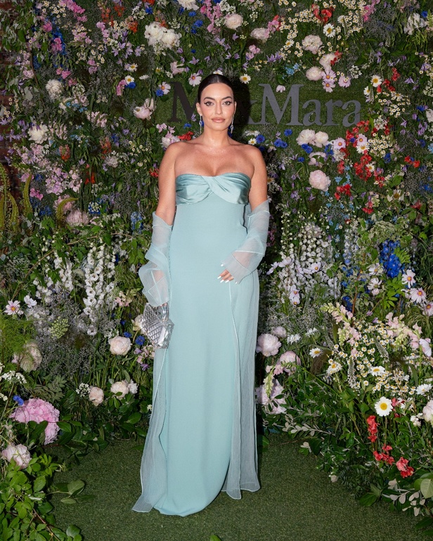 مجموعة Max Mara ريزورت 2024 تجمع بين فخامة الحرف الإيطالية وسحر الفولكلور السويدي 