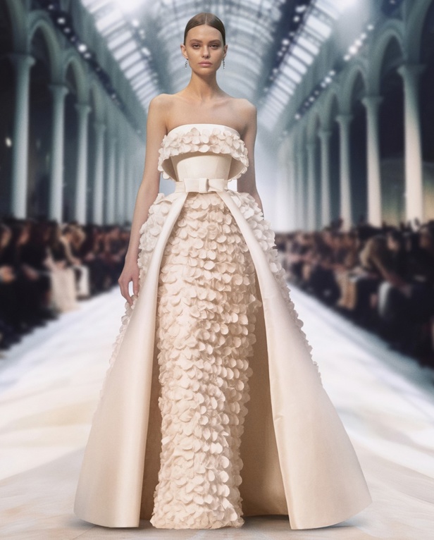 قفز فوق الزمن في مجموعة المصمم سعيد قبيسي لخريف 2024... يطوّع التكنولوجيا لمحاكاة المستقبل