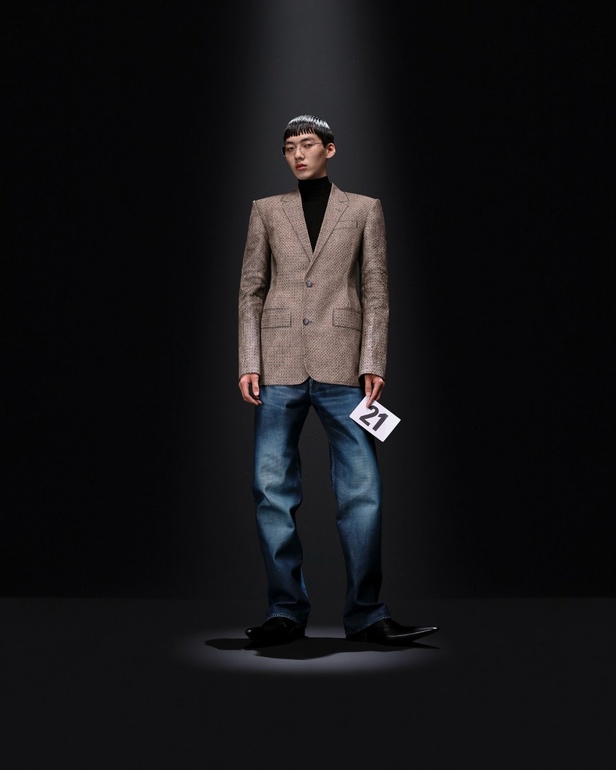 مجموعة Balenciaga لموسم خريف 2024