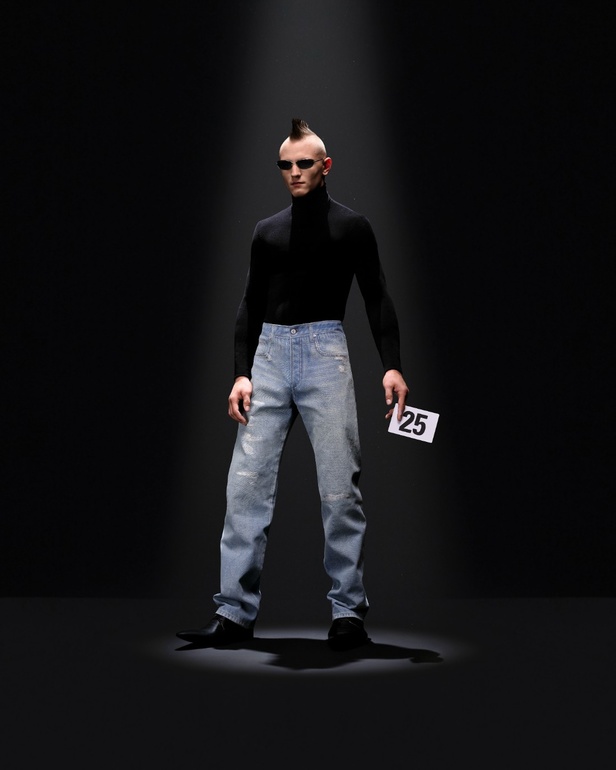 مجموعة Balenciaga لموسم خريف 2024