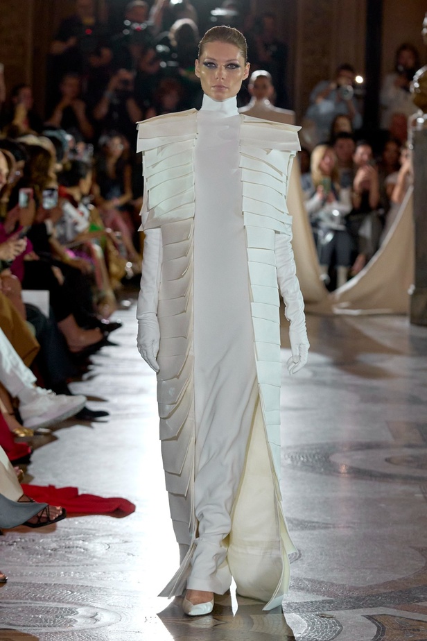 مجموعة Stéphane Rolland لخريف وشتاء 2024 تكرّم ماريا كالاس 