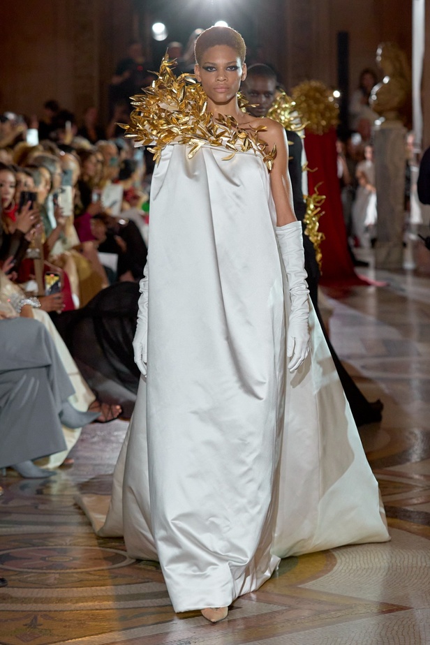 مجموعة Stéphane Rolland لخريف وشتاء 2024 تكرّم ماريا كالاس 