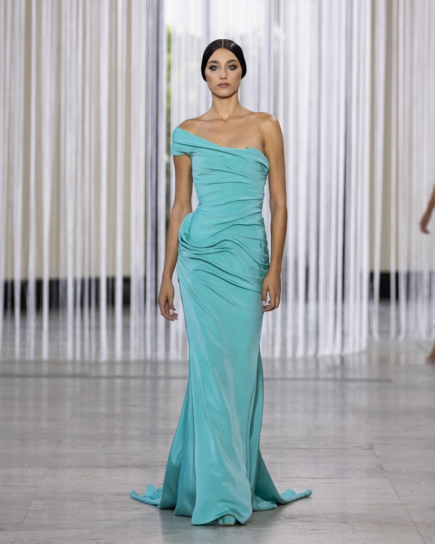 مجموعة طوني ورد للأزياء الراقية ترسم صورة فاخرة تخترق البشرة وتتسلل إلى الروح من خلال الفن والتكنولوجيا والاستدامة