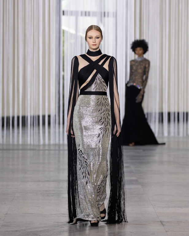 مجموعة طوني ورد للأزياء الراقية ترسم صورة فاخرة تخترق البشرة وتتسلل إلى الروح من خلال الفن والتكنولوجيا والاستدامة