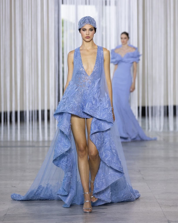 مجموعة طوني ورد للأزياء الراقية ترسم صورة فاخرة تخترق البشرة وتتسلل إلى الروح من خلال الفن والتكنولوجيا والاستدامة