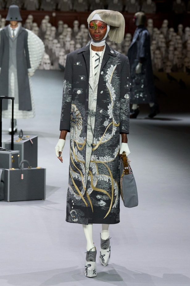 مجموعة Thom Browne للأزياء الراقية لخريف وشتاء 2024... الأزياء الهوت كوتور في شكل مسرحي