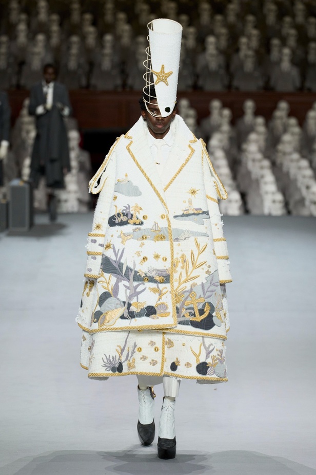 مجموعة Thom Browne للأزياء الراقية لخريف وشتاء 2024... الأزياء الهوت كوتور في شكل مسرحي