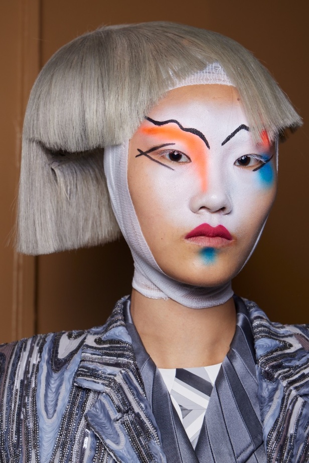 إطلالات جمالية من عرض مجموعة Thom Browne للأزياء الراقية لخريف وشتاء 2024