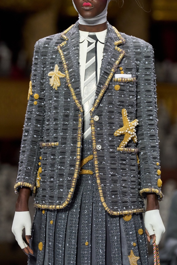 مجموعة Thom Browne للأزياء الراقية لخريف وشتاء 2024... الأزياء الهوت كوتور في شكل مسرحي