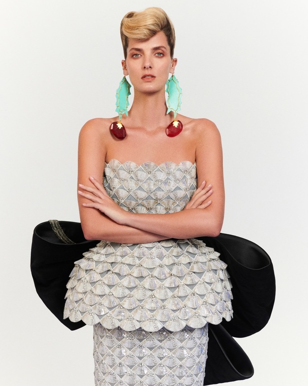 قزي وأوسطا يقدمان مجموعة "الربيع المقدس" لخريف وشتاء 2023-2024 للأزياء الراقية