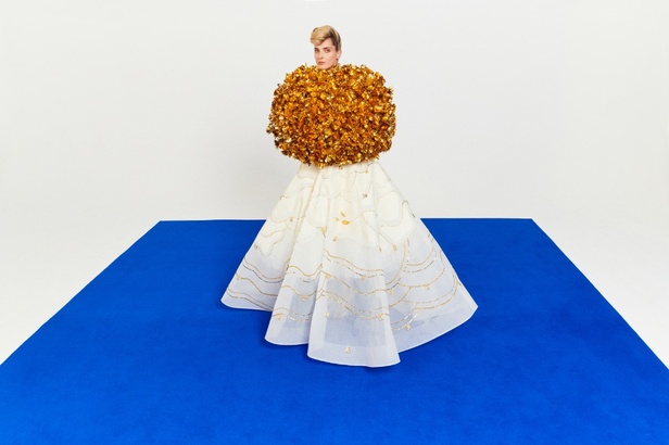 قزي وأوسطا يقدمان مجموعة "الربيع المقدس" لخريف وشتاء 2023-2024 للأزياء الراقية