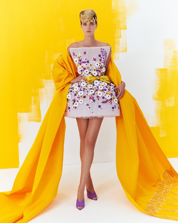 قزي وأوسطا يقدمان مجموعة "الربيع المقدس" لخريف وشتاء 2023-2024 للأزياء الراقية