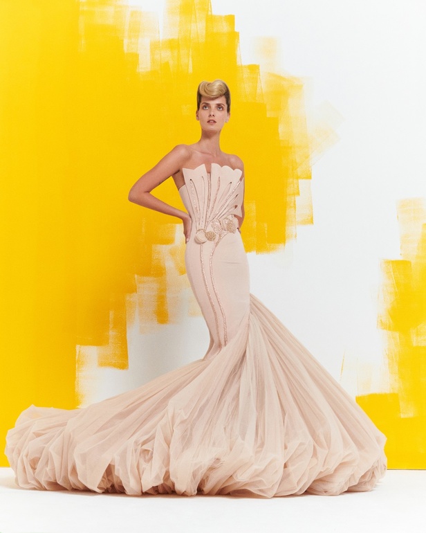 قزي وأوسطا يقدمان مجموعة "الربيع المقدس" لخريف وشتاء 2023-2024 للأزياء الراقية