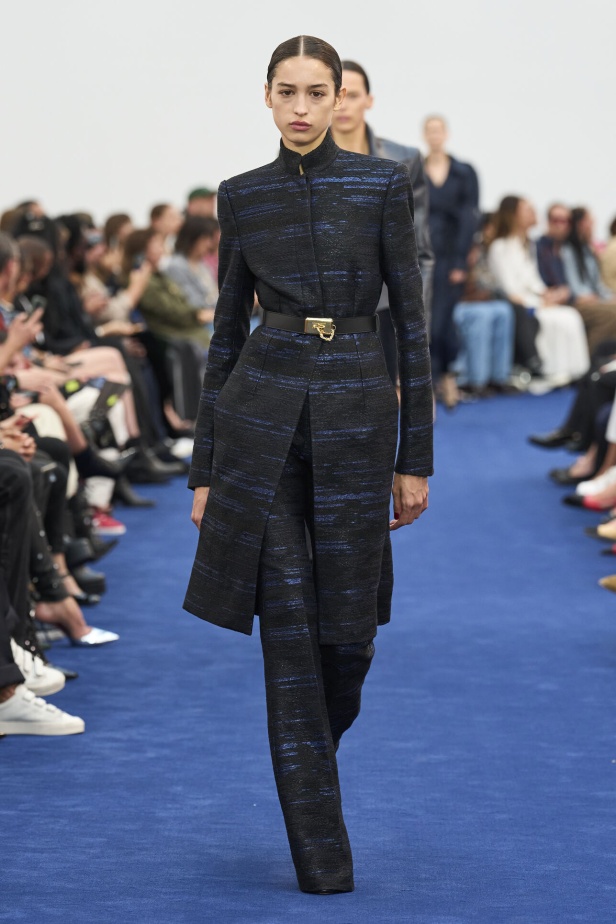 عودة اللون الأسود الى الواجهة مع مجموعةAlexandre Vauthier  لخريف وشتاء 2024 في باريس