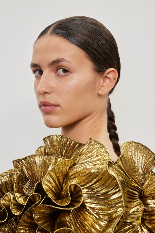 عودة اللون الأسود الى الواجهة مع مجموعةAlexandre Vauthier  لخريف وشتاء 2024 في باريس