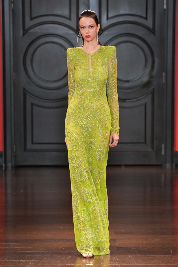 مجموعة Naeem Khan لربيع وصيف 2024 في نيويورك