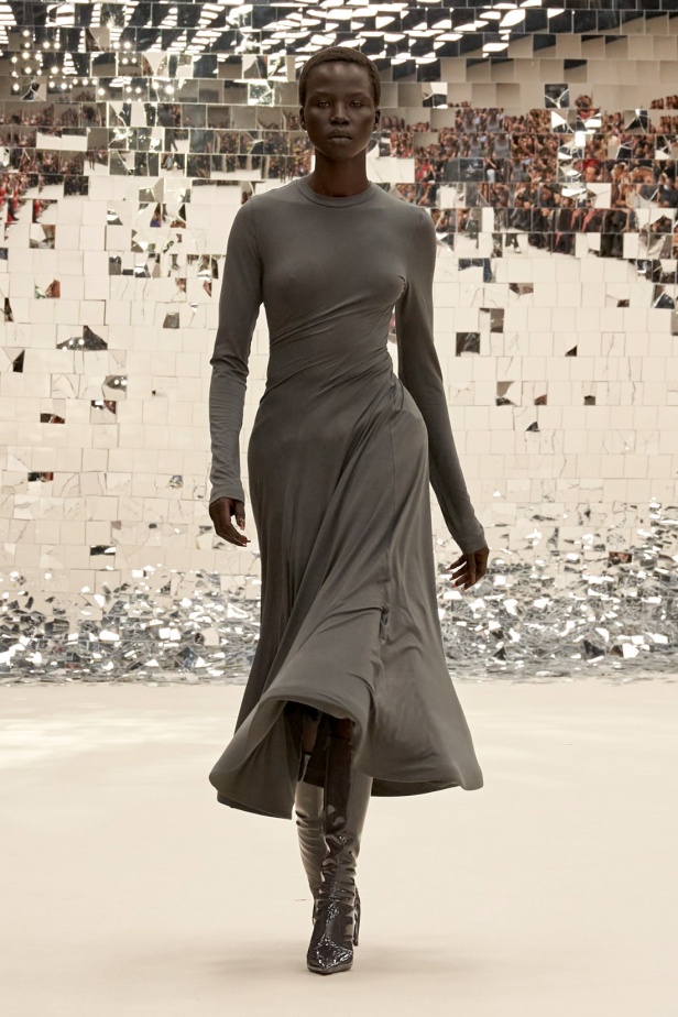 مجموعة Acne Studio لربيع وصيف 2024